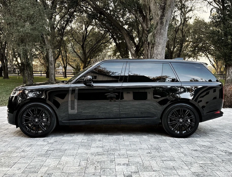 2025 Land Rover Range Rover L460 - Image 4 of 12