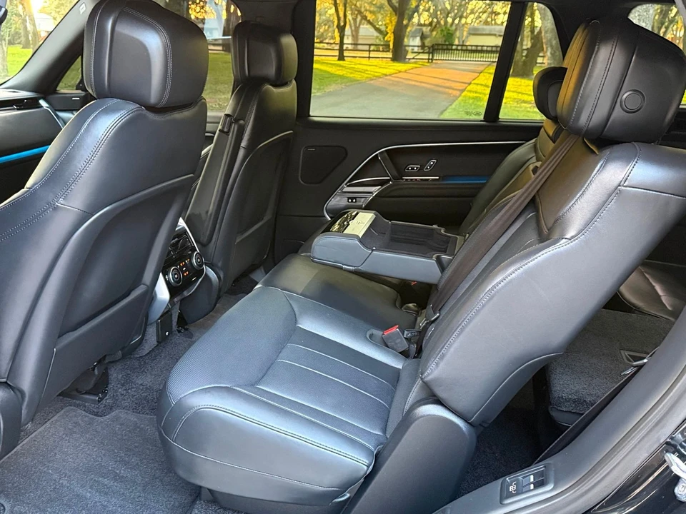 2025 Land Rover Range Rover L460 - Image 5 of 12