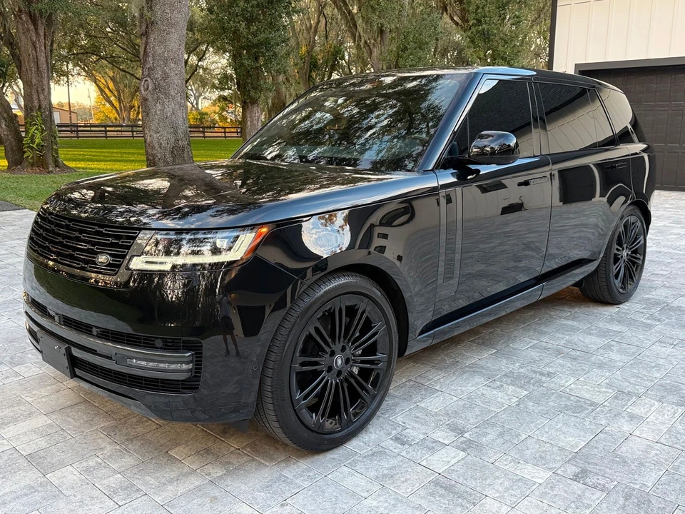 2025 Land Rover Range Rover L460 - Image 12 of 12