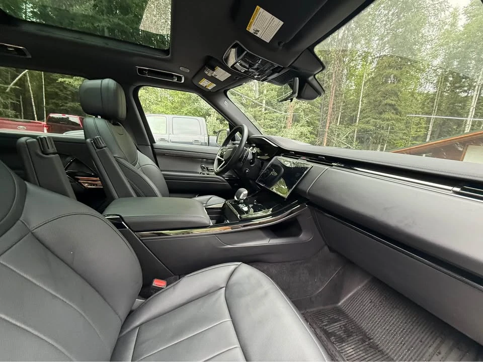 2025 Land Rover Range Rover L460 - Image 7 of 15