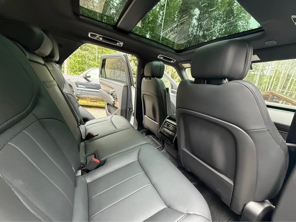 2025 Land Rover Range Rover L460 - Image 8 of 15
