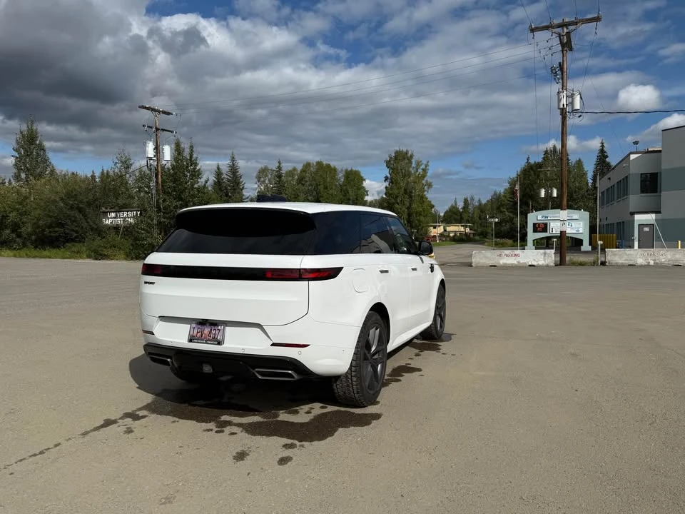 2025 Land Rover Range Rover L460 - Image 3 of 15