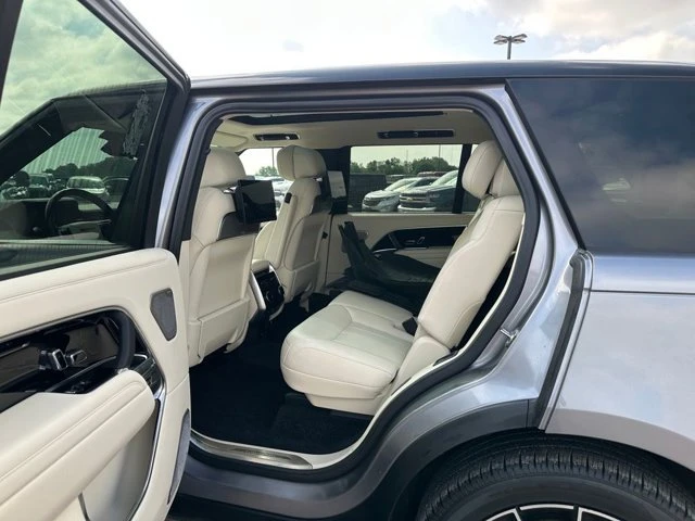 2025 Land Rover Range Rover L460 - Image 20 of 20