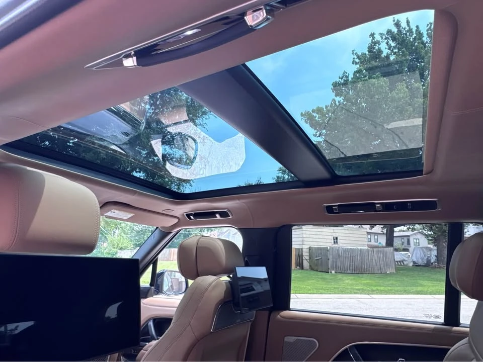 2025 Land Rover Range Rover L460 - Image 10 of 13