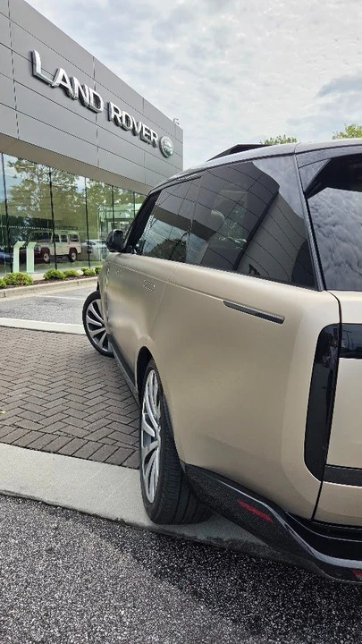 2025 Land Rover Range Rover L460 - Image 5 of 18