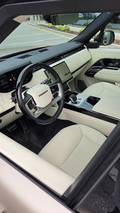 2025 Land Rover Range Rover L460 - Image 8 of 18