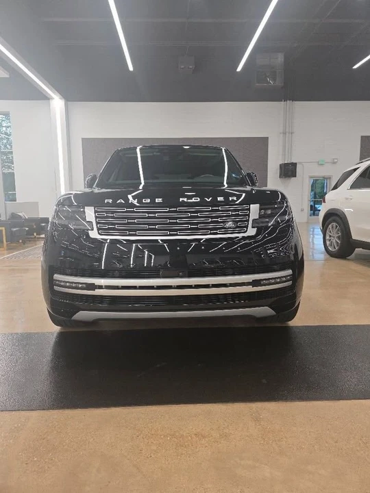 2025 Land Rover Range Rover L460 - Image 2 of 20