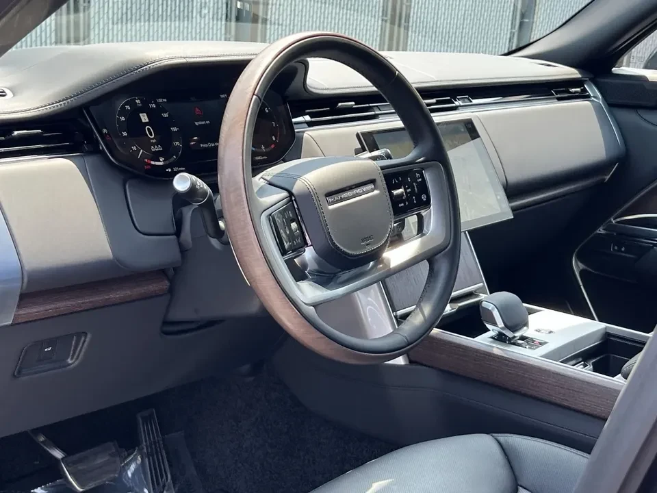 2025 Land Rover Range Rover L460 - Image 8 of 20