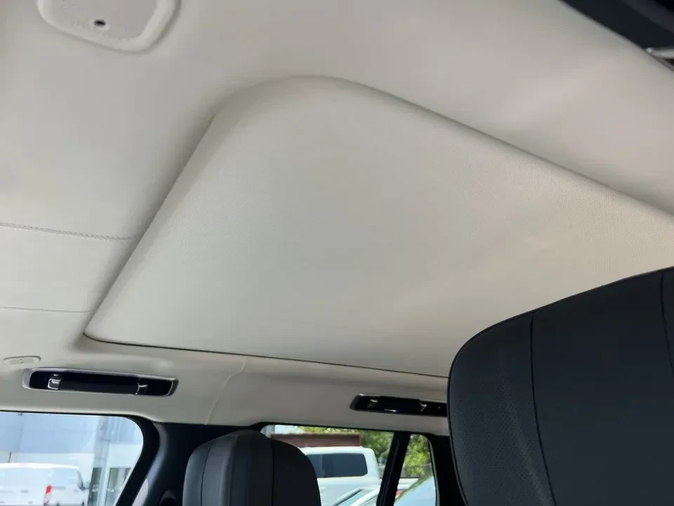 2025 Land Rover Range Rover L460 - Image 18 of 20