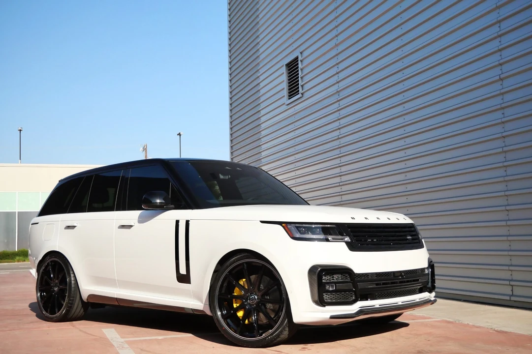 2025 Land Rover Range Rover L460 - Image 3 of 21