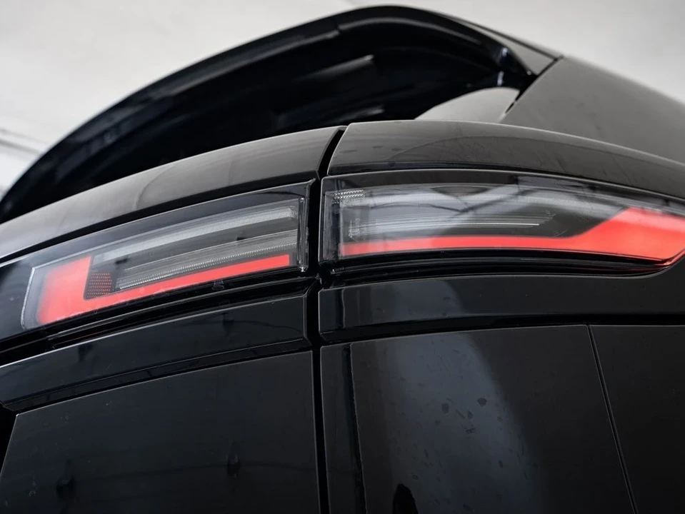 2025 Land Rover Range Rover L460 - Image 9 of 21