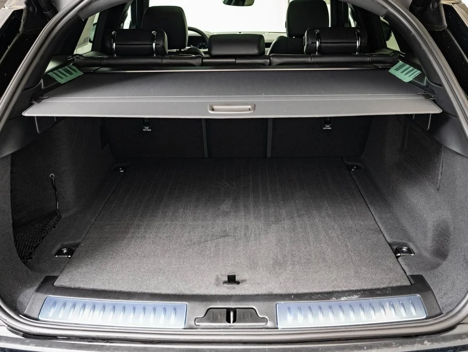 2025 Land Rover Range Rover L460 - Image 18 of 21