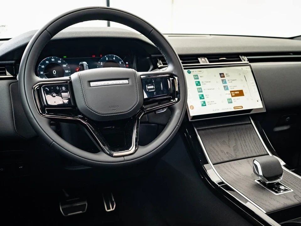 2025 Land Rover Range Rover L460 - Image 4 of 21