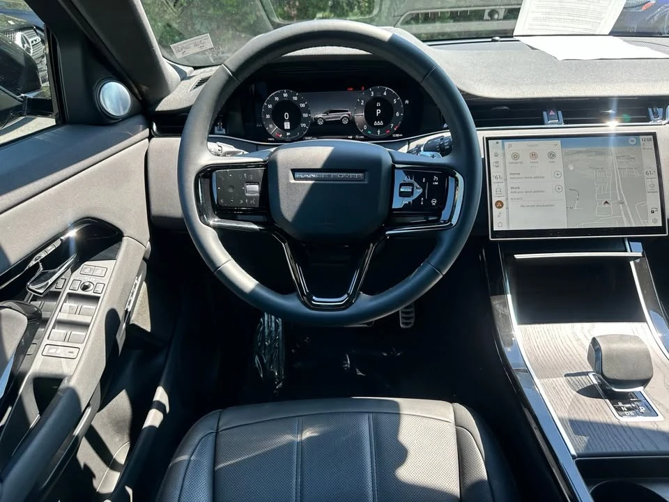 2025 Land Rover Range Rover Evoque 2nd Gen - Image 9 of 20