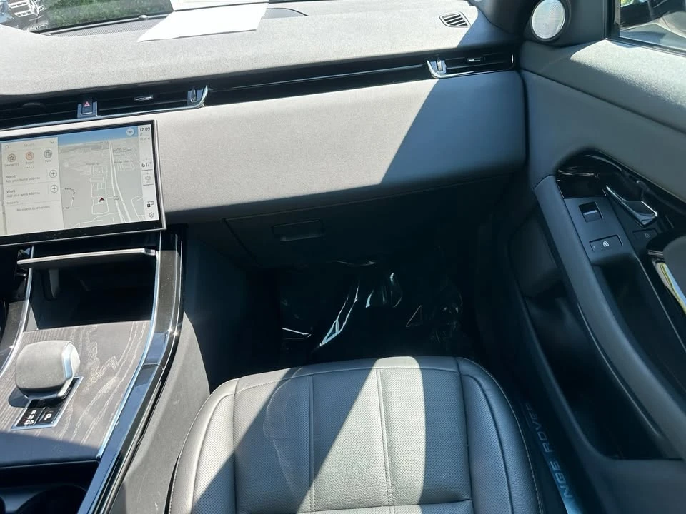 2025 Land Rover Range Rover Evoque 2nd Gen - Image 19 of 20