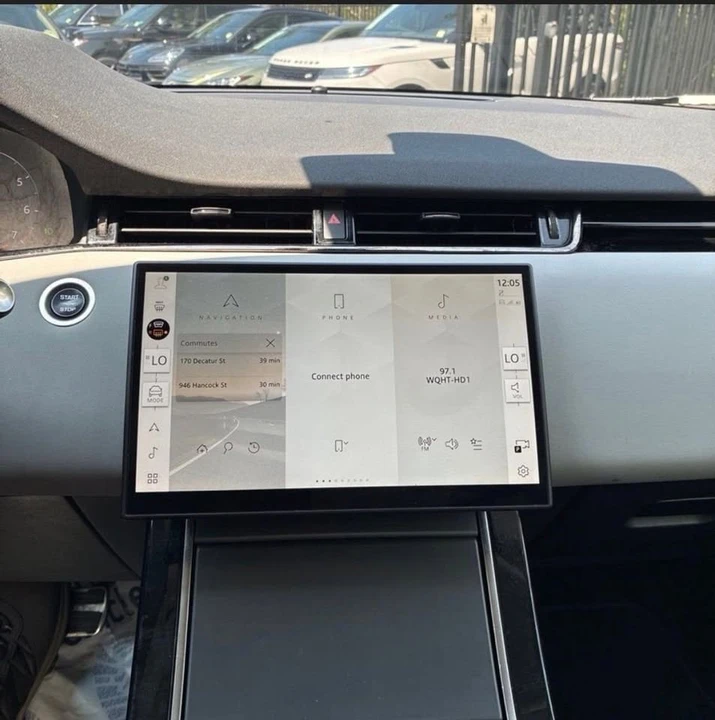 2025 Land Rover Range Rover Evoque 2nd Gen - Image 18 of 20