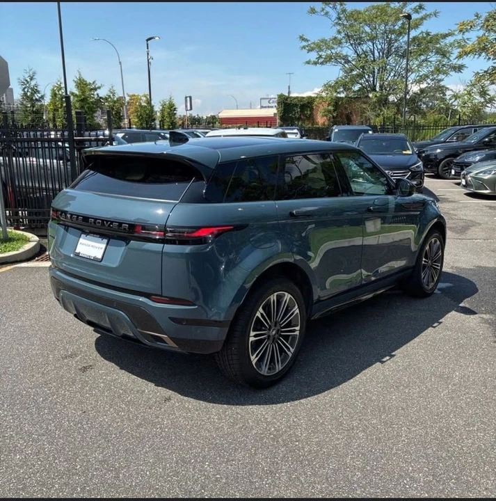 2025 Land Rover Range Rover Evoque 2nd Gen - Image 7 of 20
