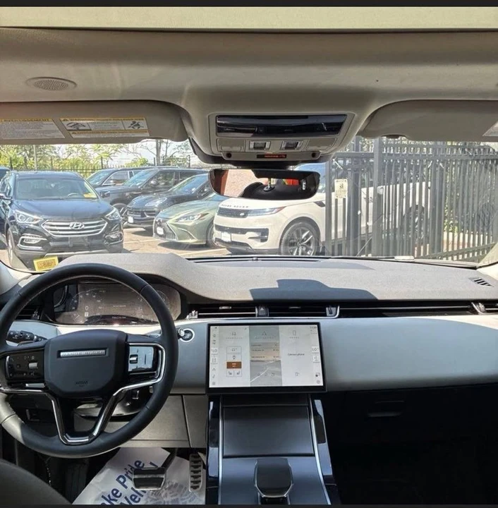 2025 Land Rover Range Rover Evoque 2nd Gen - Image 16 of 20