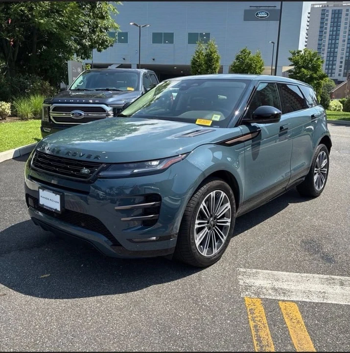 2025 Land Rover Range Rover Evoque 2nd Gen - Image 5 of 20
