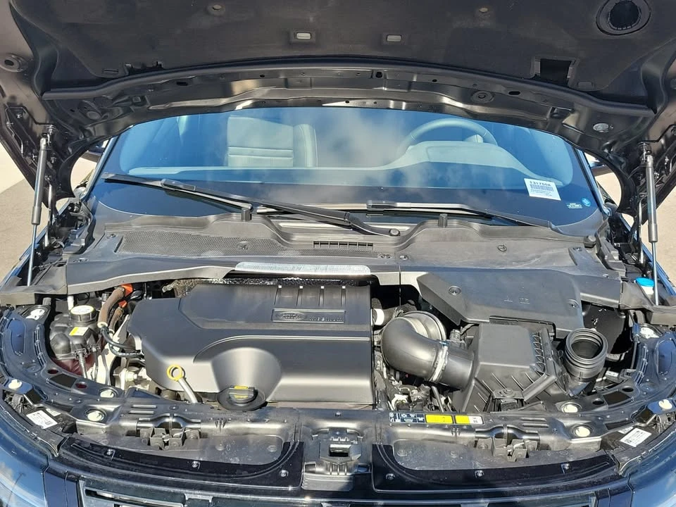 2025 Land Rover Range Rover Evoque 2nd Gen - Image 18 of 20