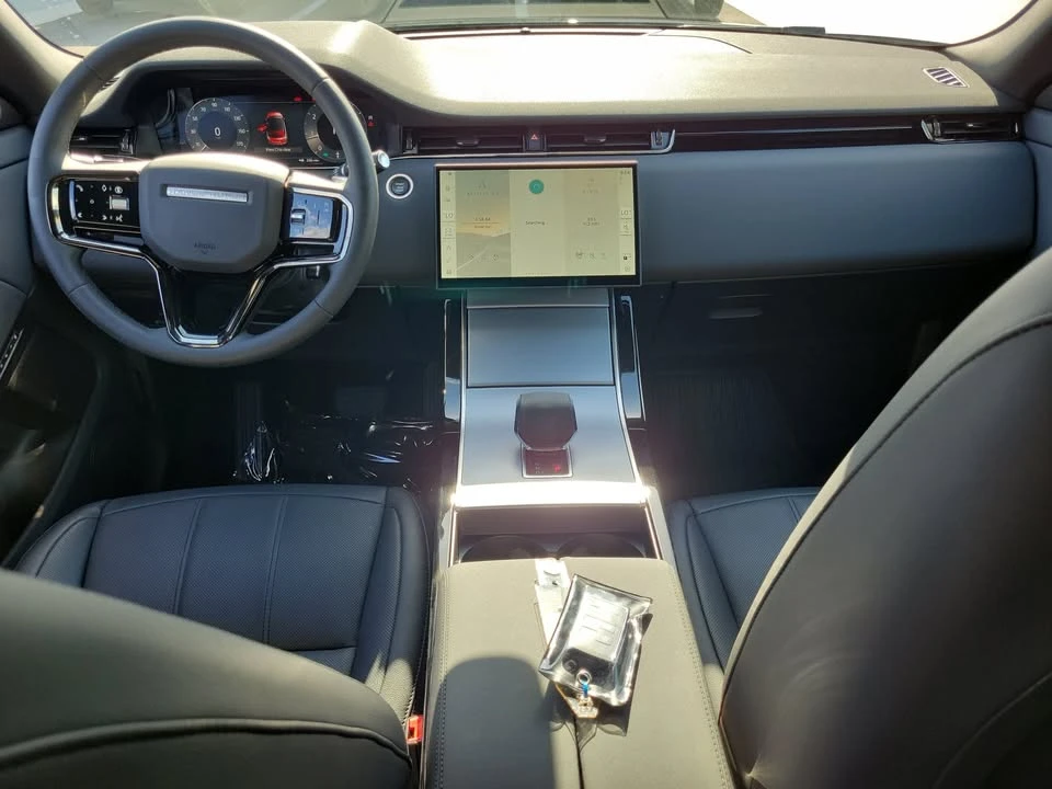 2025 Land Rover Range Rover Evoque 2nd Gen - Image 16 of 20
