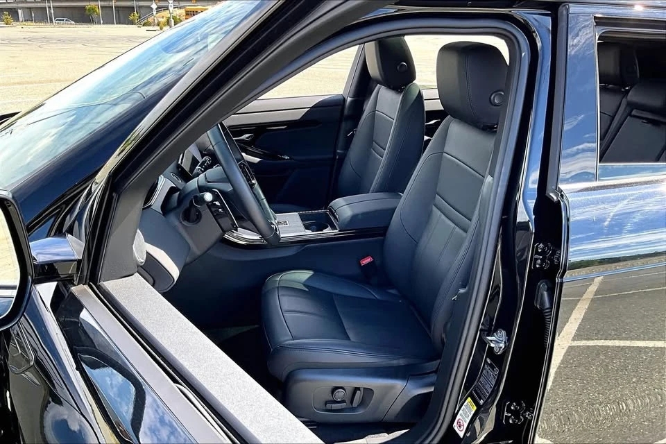 2025 Land Rover Range Rover Evoque 2nd Gen - Image 6 of 11