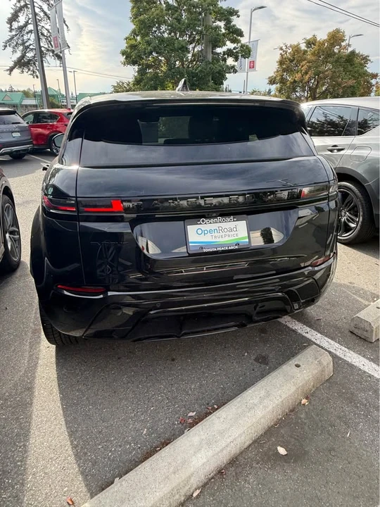 2025 Land Rover Range Rover Evoque 2nd Gen - Image 8 of 10