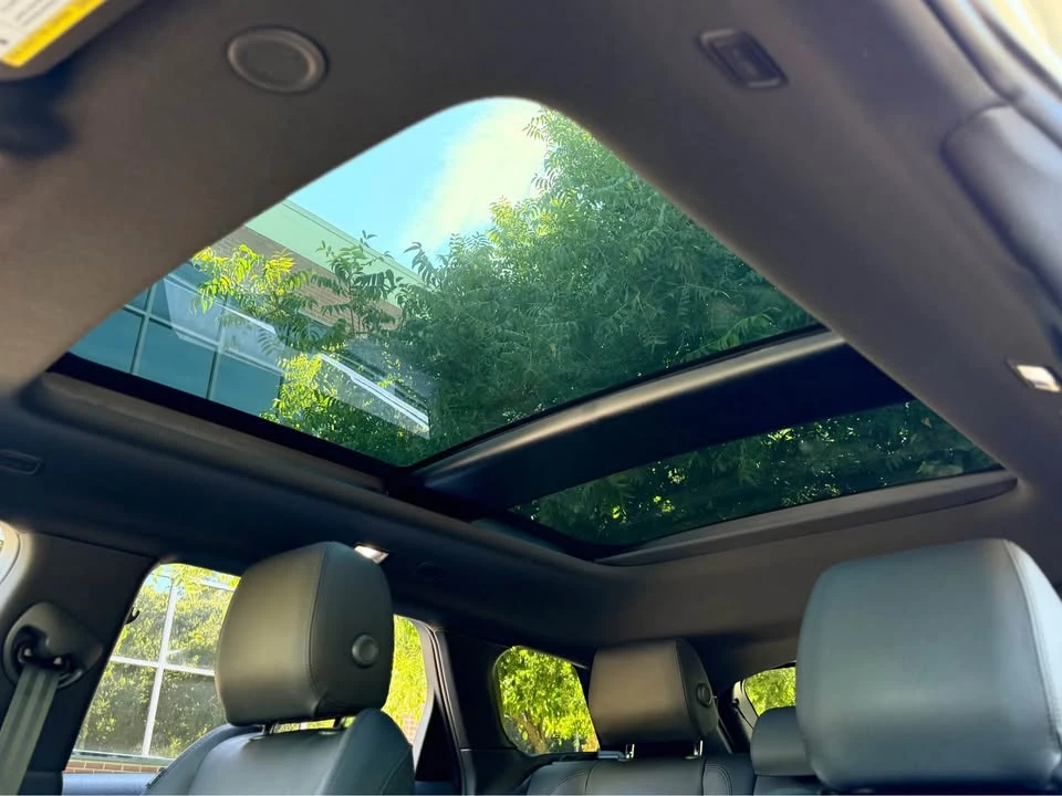 2025 Land Rover Range Rover Evoque 2nd Gen - Image 18 of 20