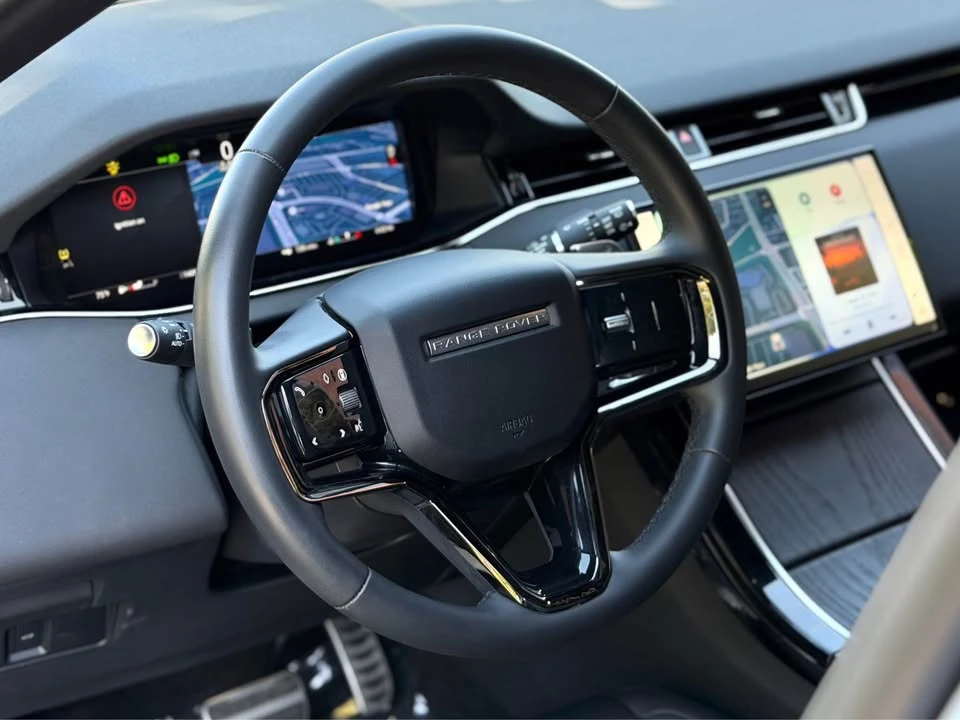 2025 Land Rover Range Rover Evoque 2nd Gen - Image 13 of 20