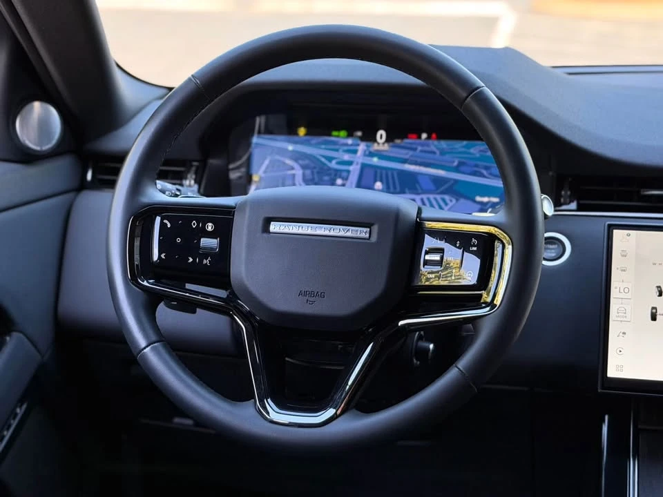 2025 Land Rover Range Rover Evoque 2nd Gen - Image 19 of 20