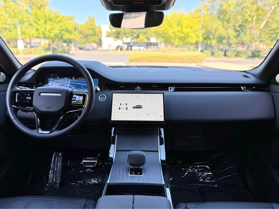 2025 Land Rover Range Rover Evoque 2nd Gen - Image 12 of 20