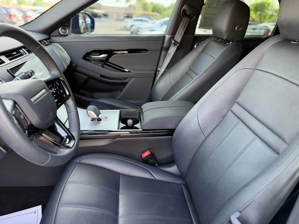 2025 Land Rover Range Rover Evoque 2nd Gen - Image 6 of 7