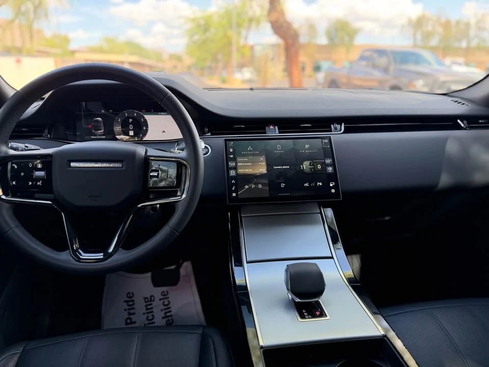 2025 Land Rover Range Rover Evoque 2nd Gen - Image 5 of 7