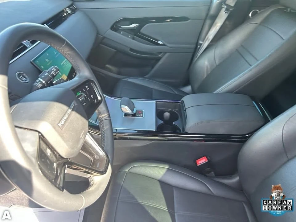 2025 Land Rover Range Rover Evoque 2nd Gen - Image 17 of 18