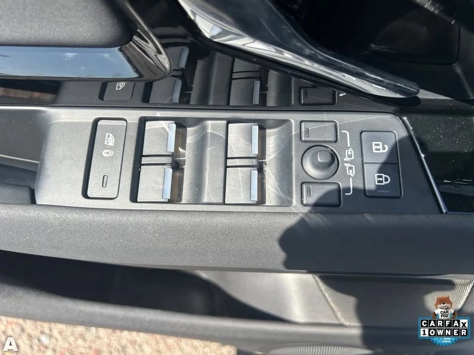 2025 Land Rover Range Rover Evoque 2nd Gen - Image 18 of 18