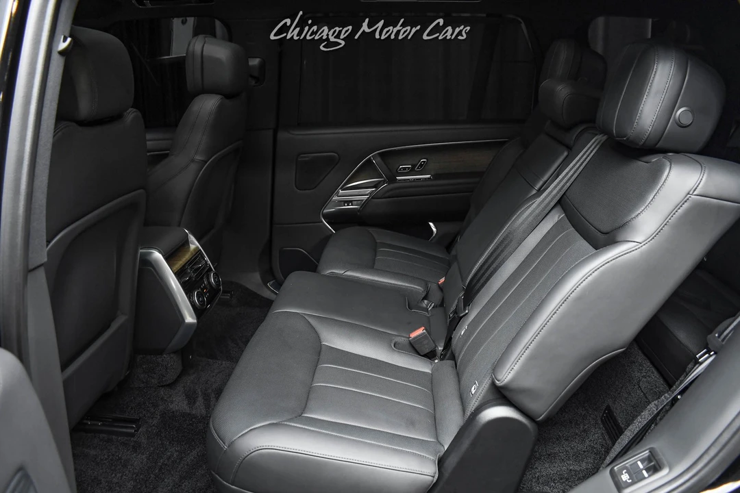 2025 Land Rover Range Rover L460 - Image 30 of 31