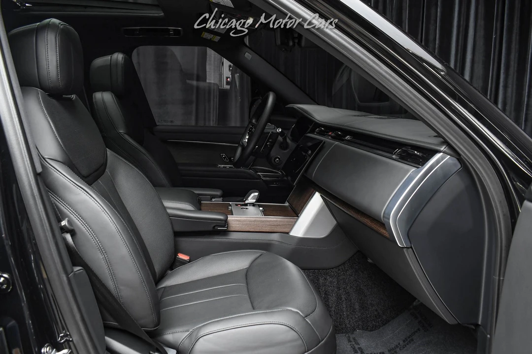 2025 Land Rover Range Rover L460 - Image 26 of 31