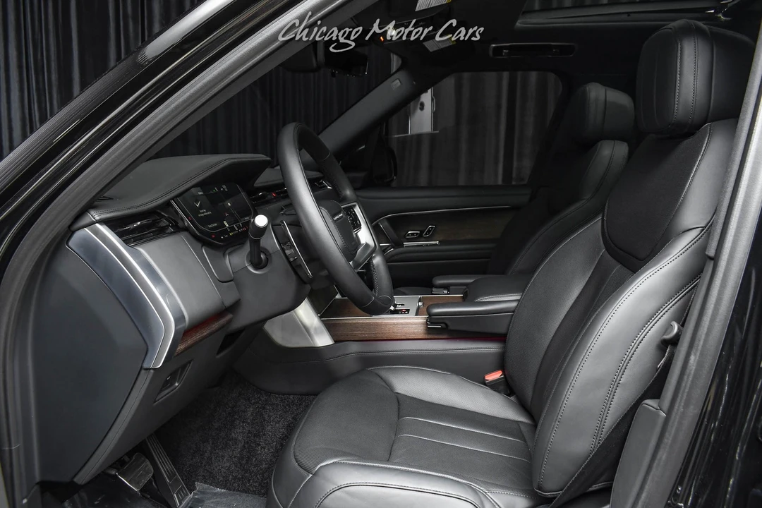 2025 Land Rover Range Rover L460 - Image 24 of 31