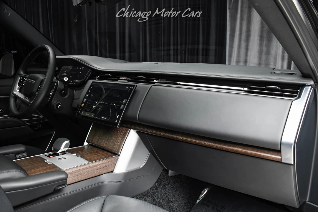 2025 Land Rover Range Rover L460 - Image 27 of 31