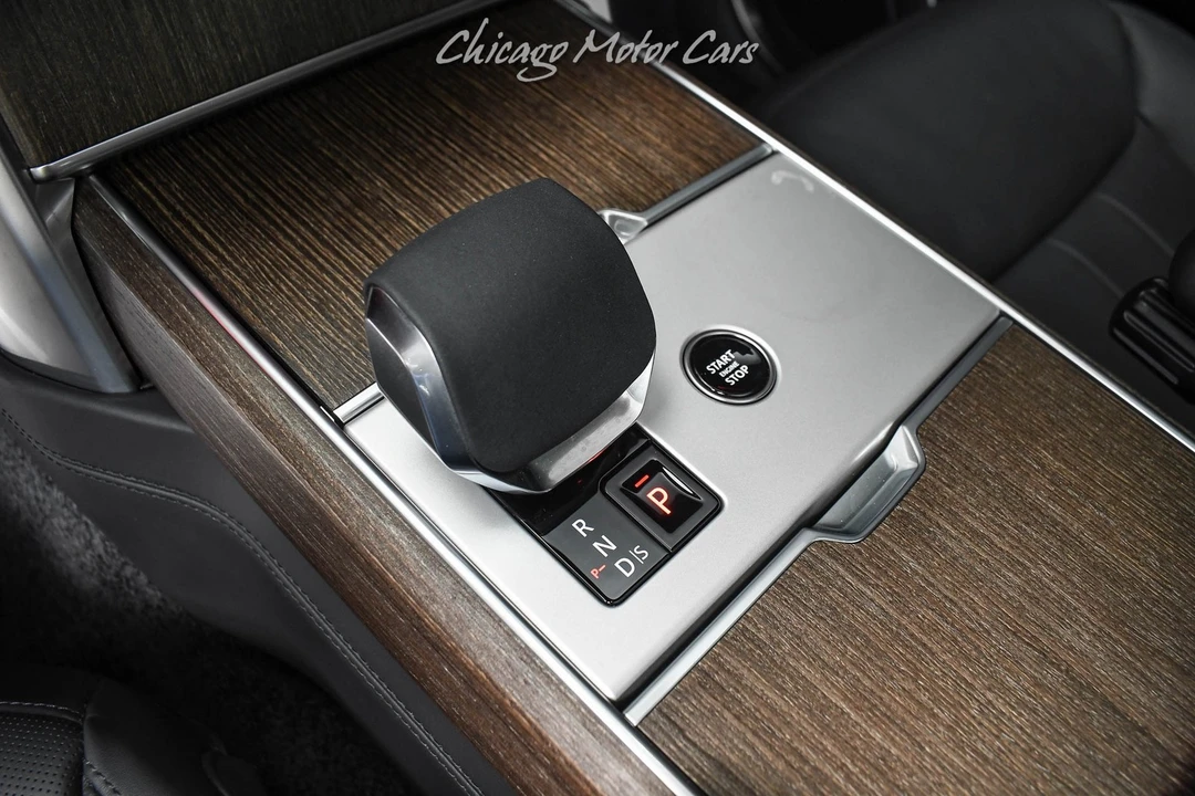 2025 Land Rover Range Rover L460 - Image 20 of 31