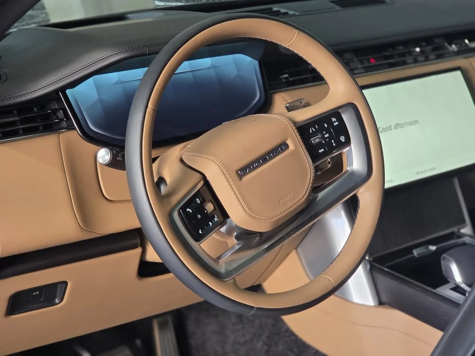 2025 Land Rover Range Rover L460 - Image 16 of 20