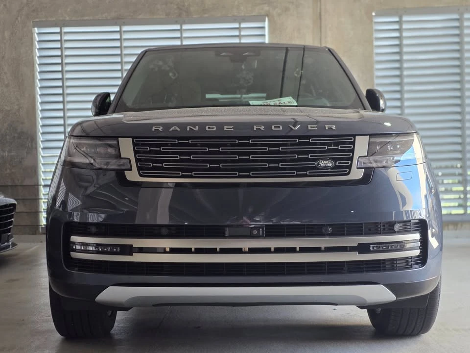 2025 Land Rover Range Rover L460 - Image 2 of 20