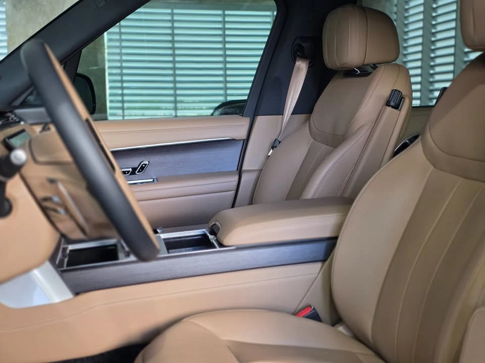 2025 Land Rover Range Rover L460 - Image 20 of 20