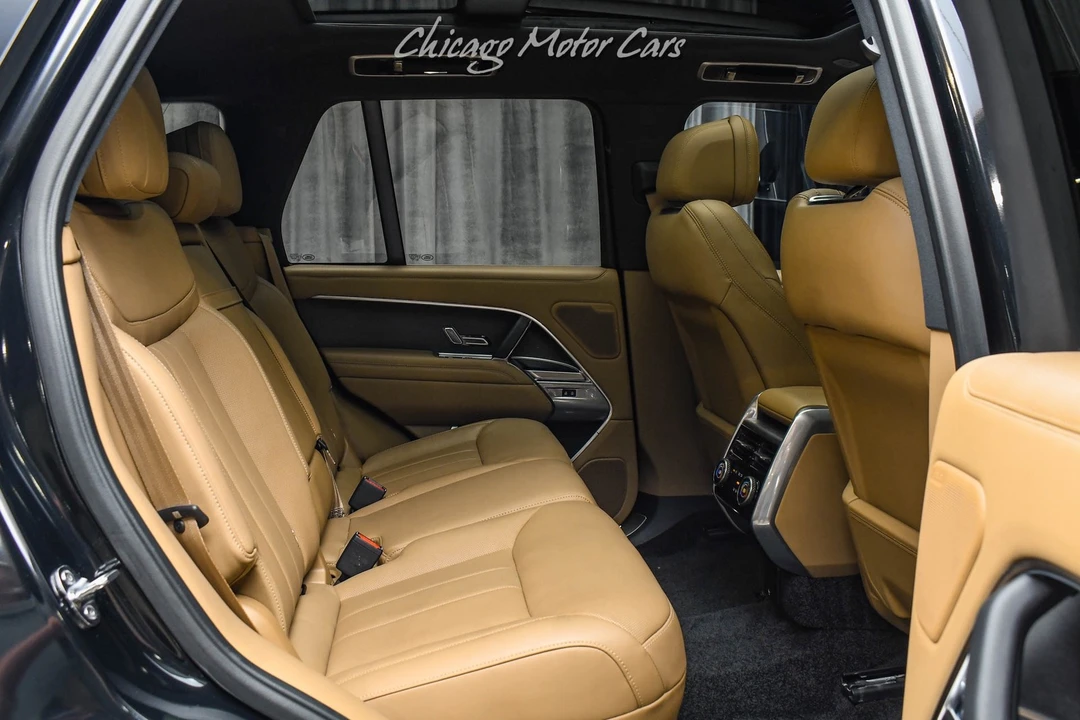 2025 Land Rover Range Rover L460 - Image 29 of 31