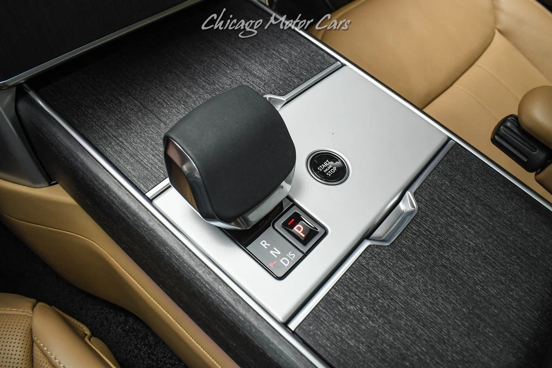 2025 Land Rover Range Rover L460 - Image 19 of 31