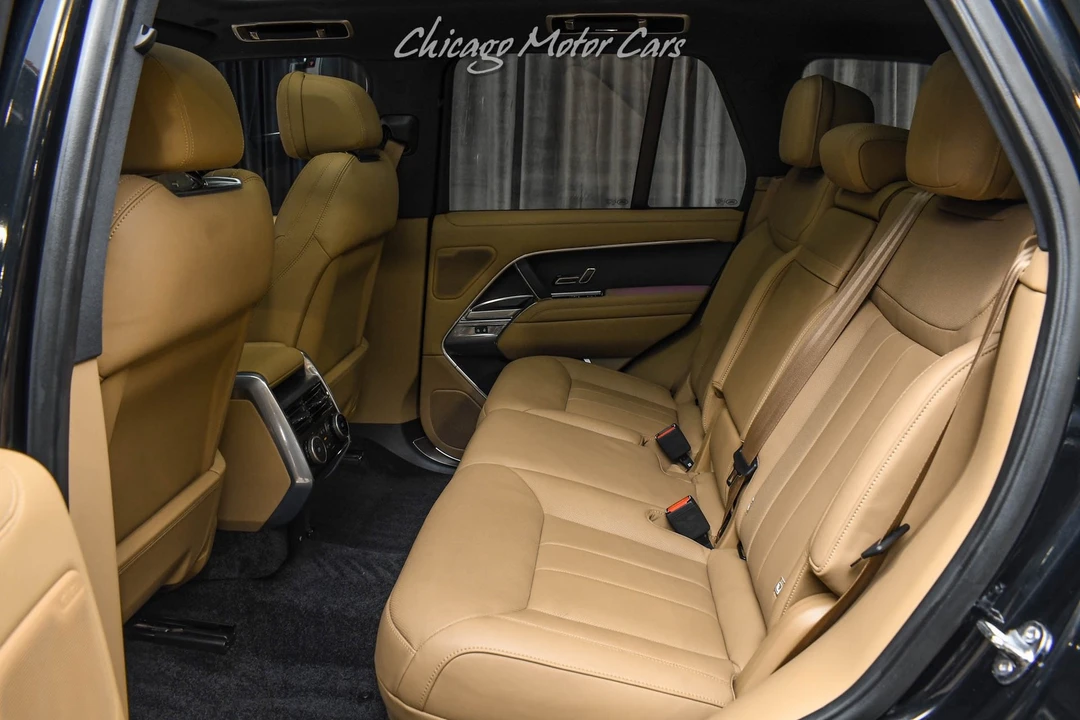 2025 Land Rover Range Rover L460 - Image 28 of 31