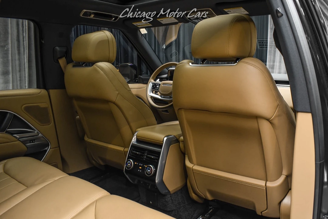 2025 Land Rover Range Rover L460 - Image 30 of 31