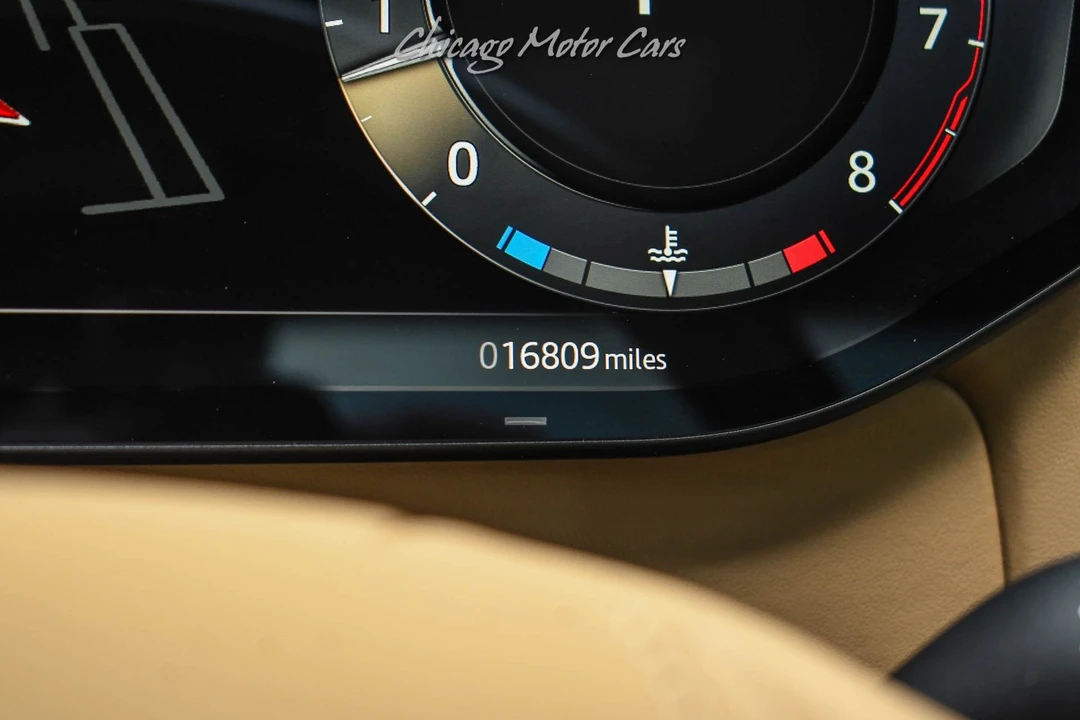 2025 Land Rover - Image 13 of 31
