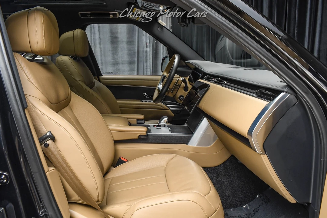 2025 Land Rover - Image 24 of 31
