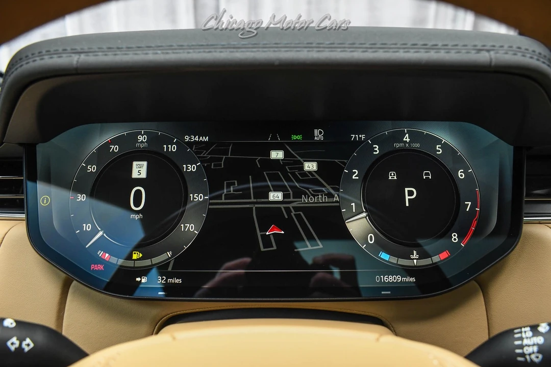 2025 Land Rover - Image 12 of 31